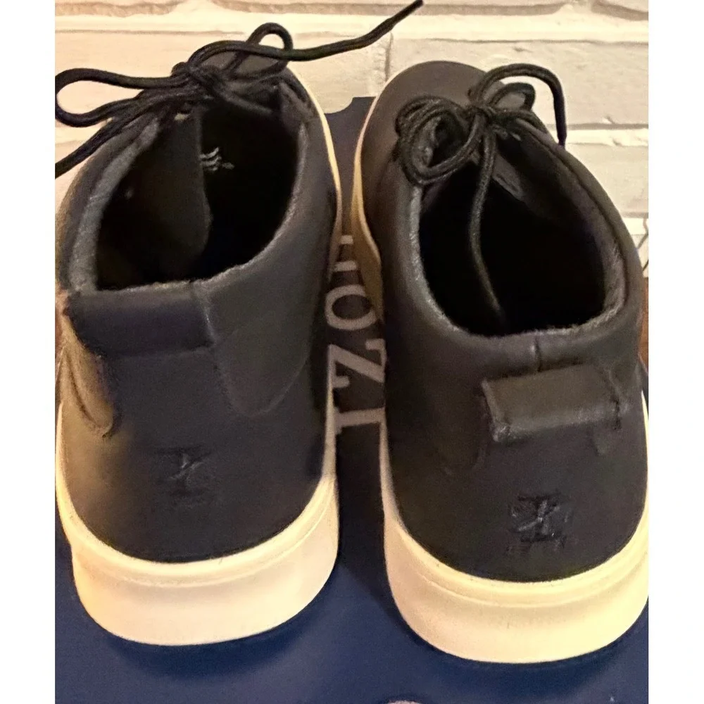 NWT IZOD Palmer Mens Black Chukka Boots Memory Foam Mid Top Sneakers Sz 9 Preppy
